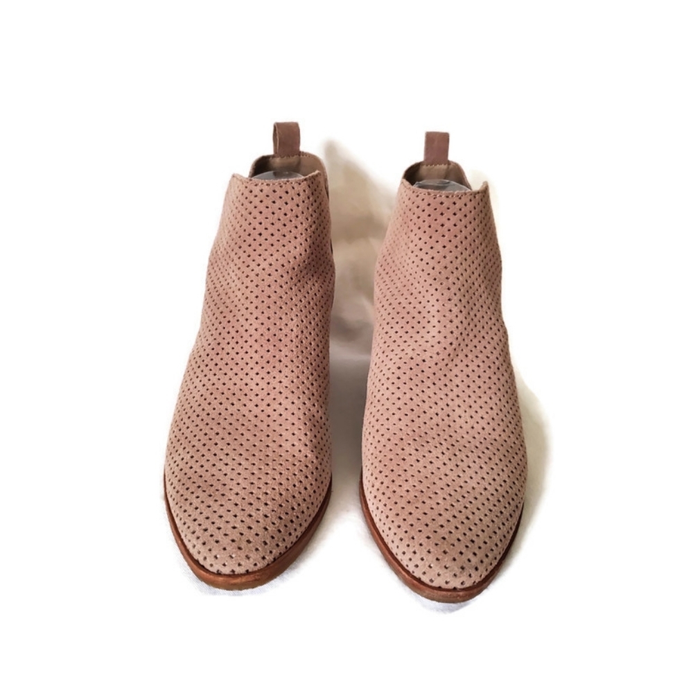 DV by Dolce Vita Kaidie Ankle Booties Boots Size 7.5 Tan Perforated Oval Toe